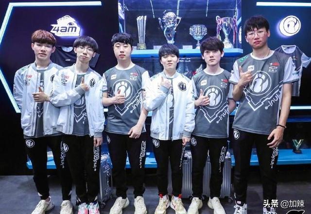 遥遥领先于 遥遥领先于