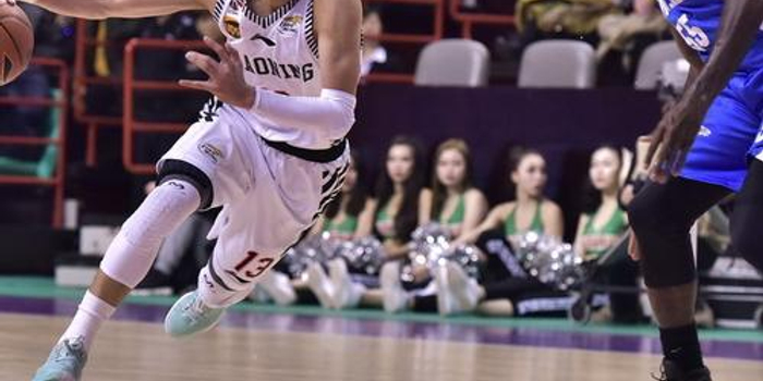 体现在他对 体现在他对